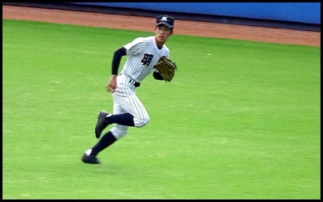 迫力のスイングと強肩！西浦颯大（明徳義塾）【野球通がうなるセンバツ注目１０選手】