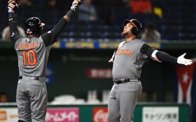 オランダ　東京ヤクルト・バレンティンの二発でキューバ撃破