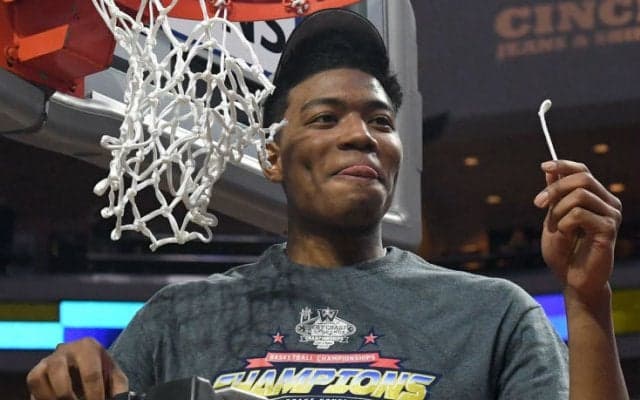 アメリカ挑戦中の八村塁、日本人初となるNCAAトーナメントデビューを飾る