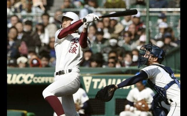 長打とエース力投で、福岡大大濠が創志学園を破る！