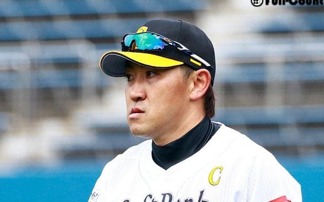 WBC出場のソフトB内川、2打席目で初ヒット　合流して即「4番・一塁」