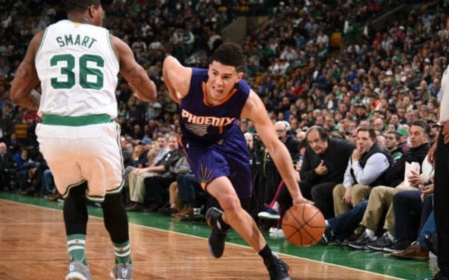 史上6人目の『1試合70得点』を達成したデビン・ブッカー、セルティックスのジェイ・クロウダーの間に遺恨勃発