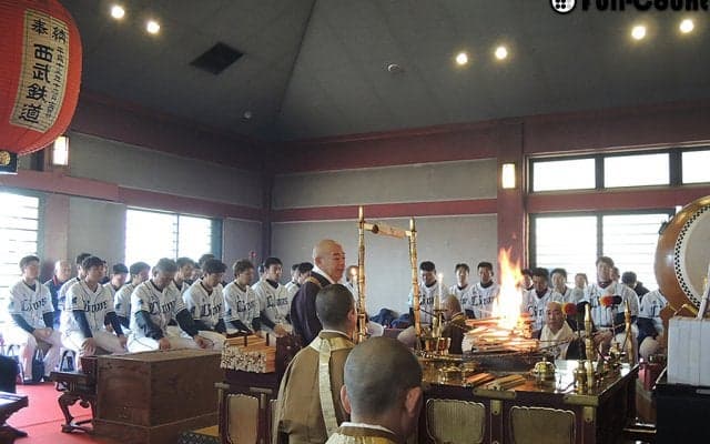 西武の必勝祈願で見えた選手の思い　牧田が「勇往邁進」を加えた理由とは…