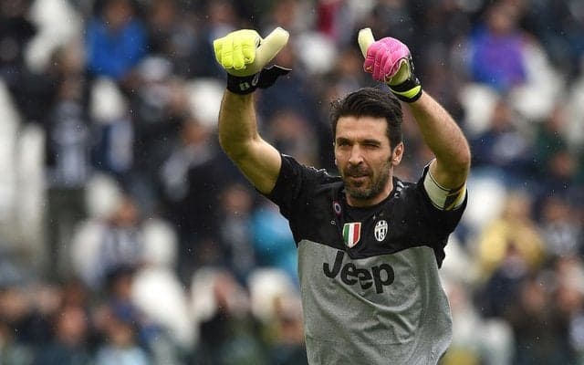 キャリア通算1000試合を達成したブッフォン、同世代の元選手からも賞賛の声