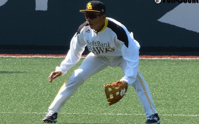 ソフトB川崎、“日本復帰戦”で存在感　初打席初安打＆好守備＆盗塁失敗も…