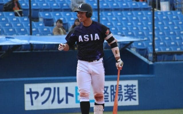攻守の要・頓宮裕真が決勝打で亜細亜大が先勝！ドラフト候補投手対決制す【東都大学野球】