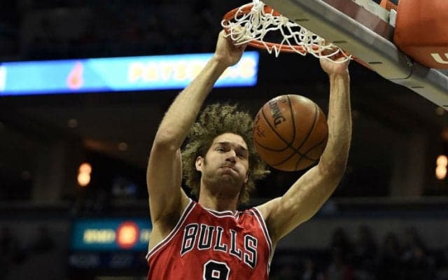 『マスコット・ハンター』ロビン・ロペス、ペリカンズのマスコット、ピエールの策略を察知し撃退