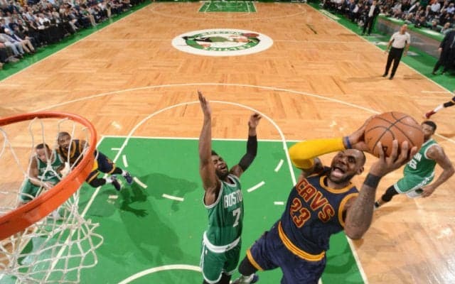 レブロン・ジェームズが攻守にフル回転しセルティックスを圧倒、キャバリアーズが東カンファレンス首位に再浮上