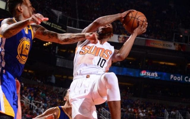 ダンクコンテストで一躍名を上げたデリック・ジョーンズJr、驚異的な跳躍力から仰天のプットバック・ダンクを連発