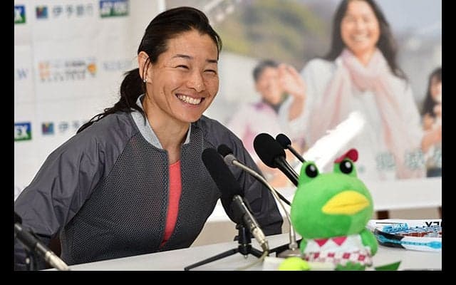  伊達公子、復帰戦への第一歩----日比野とのエキシビションマッチを終えて「まだまだだな」 