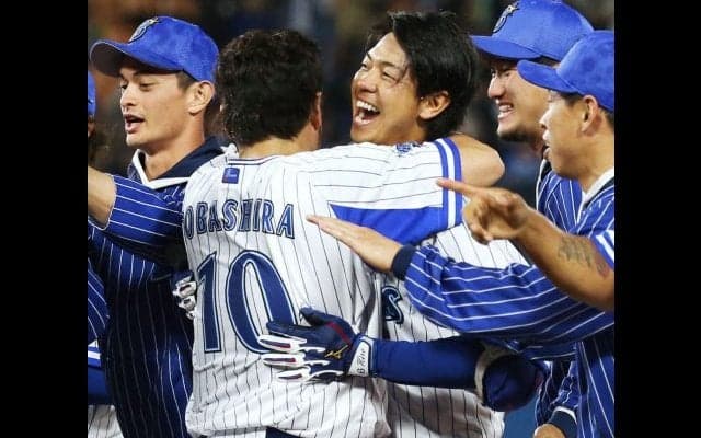 白崎がサヨナラ打！横浜DeNAが延長戦の末に東京ヤクルトに競り勝って連敗ストップ！