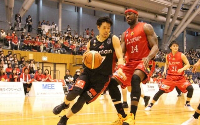 『ピタッとハマった』組織ディフェンスと高確率な3ポイントシュートの大阪エヴェッサ、大混戦の中地区で価値ある1勝