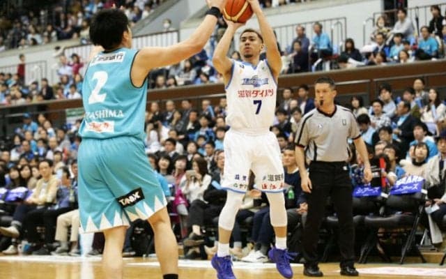 大黒柱不在の時間帯をチーム全員で乗り切った滋賀レイクスターズが、残留プレーオフ回避に望みをつなぐ1勝を挙げる