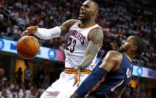 NBAプレーオフ1回戦がスタート、ポール・ジョージとの見応えある攻防をレブロンが制して王者キャバリアーズが先勝