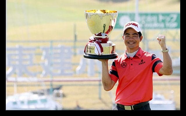 梁が国内開幕戦を制す！　藤本が「65」で単独2位