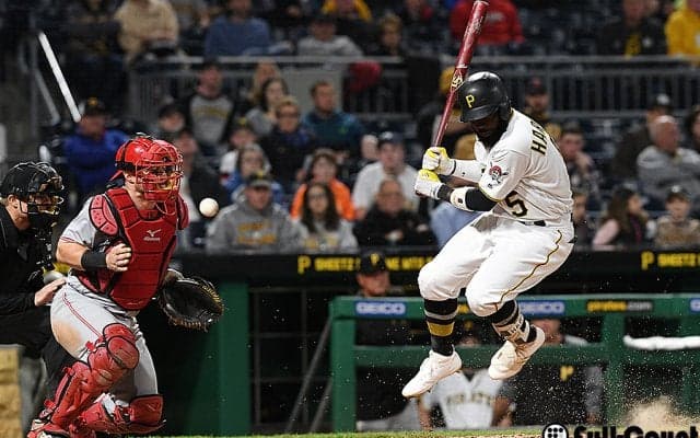 前代未聞？　パイレーツ打者は「最も不運な打者」…4打席連続死球の珍記録