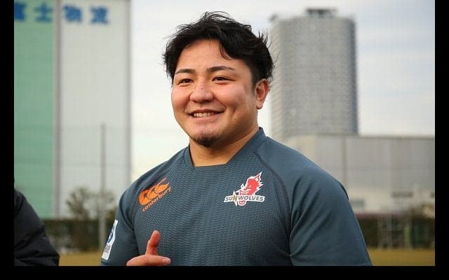  今季最初のジャパンの「2」。日野は、スクラムの組み方を組みながら伝える？ 