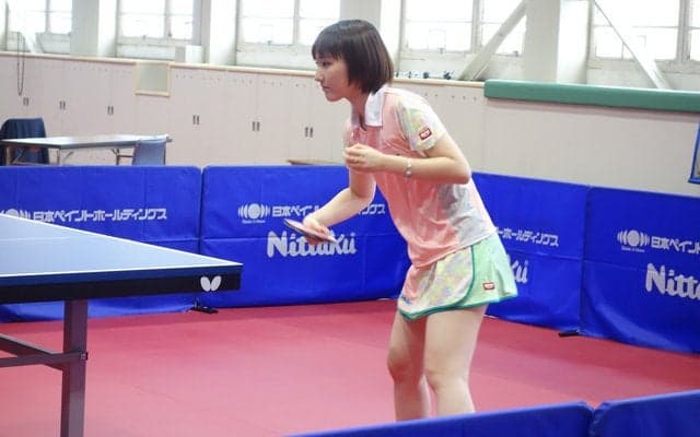 日本ペイント女子卓球部、四元奈生美デザインのユニフォーム発表