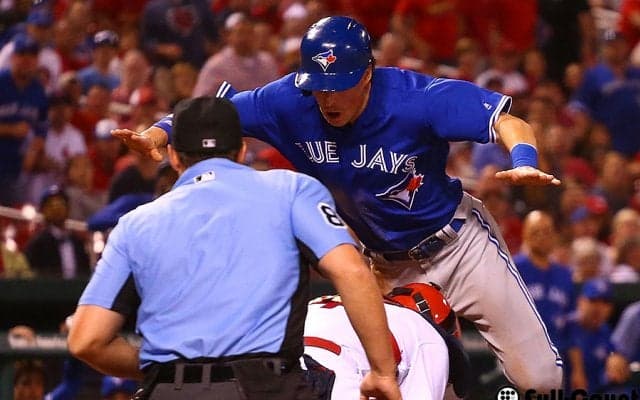 走者が名捕手の頭上を飛び越えて“超曲芸生還”　「映画以上」と“絶賛”の声