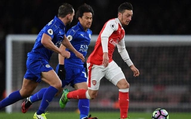 アーセナルがCLに望みをつなぐ勝ち点3、終盤のOGでレスターに勝利