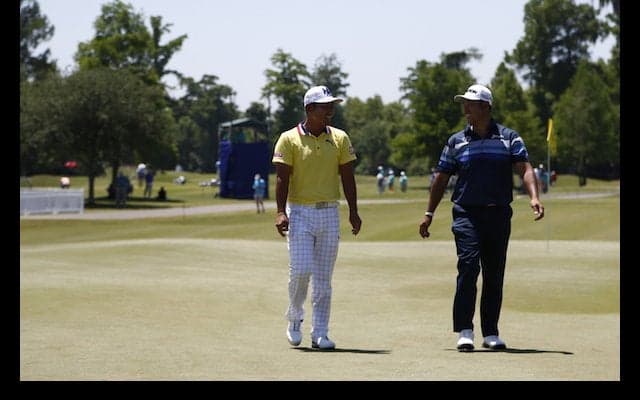 笑顔でラウンド、ダブルスで噛み合う2人！松山＆谷原「2日目は10アンダーを目指す」