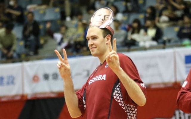 ファジーカスと辻のワンツーパンチで連日の大量得点、川崎ブレイブサンダースが神奈川ダービーを8戦全勝で締める