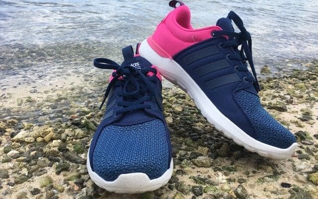 フェスやレジャーに最適！アディダス ネオの「cloudfoam」を履いてみた