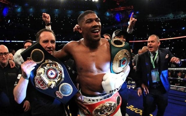 ジョシュアが劇的なTKO勝利、クリチコとの世代交代を果たす