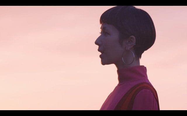 木村カエラ、カンニング竹山が出演！日本ダービー新CMオンエア