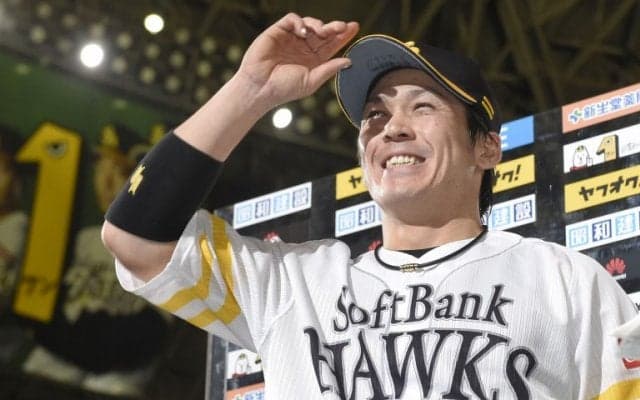 鷹打線が14得点爆発！甲斐がプロ1号の逆転満塁弾！