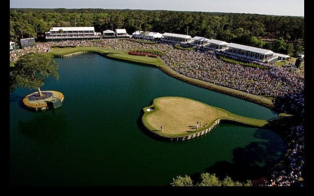 「17番浮島グリーンの罠」タイガーvsガルシア一騎打ちの結末は2度の池ポチャ