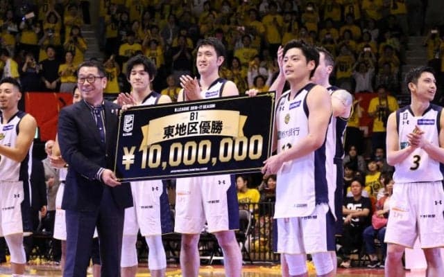 ベンチメンバーの躍動が光る栃木ブレックス、アルバルク東京を撃破して激戦の東地区チャンピオンに輝く