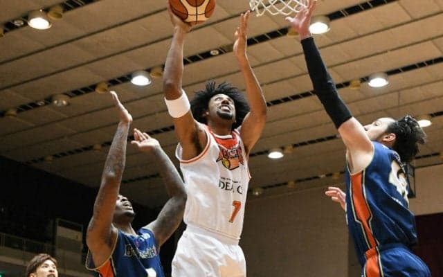 後半に失速し得点力不足を露呈した横浜ビー・コルセアーズ、三遠ネオフェニックスに敗れて残留プレーオフ参加が決定