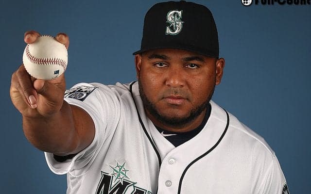 延長戦戦うマリナーズに災難…1イニングに2投手が負傷降板のアクシデント