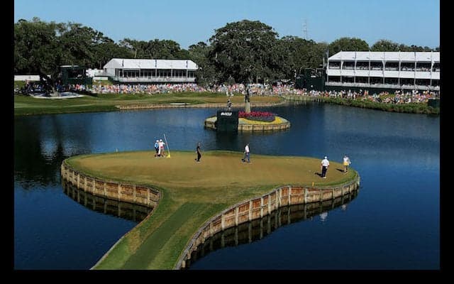 TPCソーグラス名物17番ホールは1試合平均約40個のボールが池に！130Yのパー3が難しい理由とは？