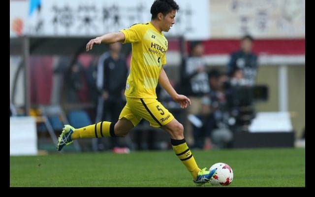 【U-20日本代表】器に収まらぬその才覚。センターバックで「武器は攻撃。課題は守備」