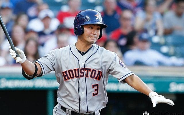 青木宣親が好守　ヒットを素早く処理、打者走者を二塁で刺しガッツポーズ