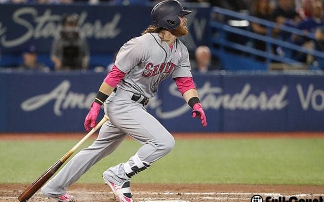 2017年は「ボールボーイのシーズン」!?　MLBでまた“美技”「曲芸的キャッチ」