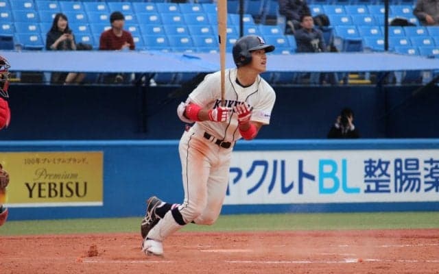 メンバー外で知った勝利の大切さ 元星稜4番・鹿屋陸の先制打で国学院大が亜細亜大下し先勝【東都大学野球】