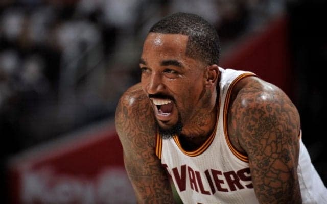 『母の日』にJR・スミス夫妻が粋なプレゼント、新生児ICUに入院する子を持つ母親全員に花束を贈呈