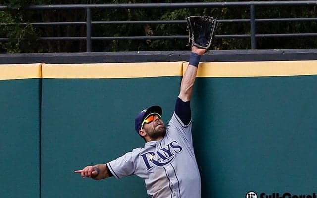 レイズ名手、試合終わらせる「ホームラン強奪」キャッチ　「なんてことだ」