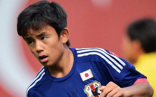U-20日本代表が韓国入り…久保建英の同部屋は誰？「キメ顔いただいちゃいました」