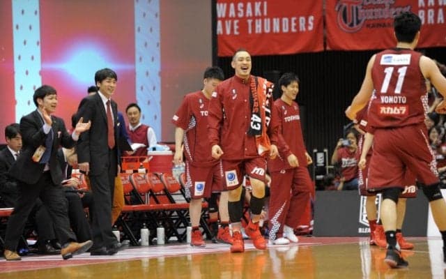 セカンドユニットが躍動した川崎ブレイブサンダース、オン・ザ・コート「1」の時間帯をモノにしアルバルク東京に先勝