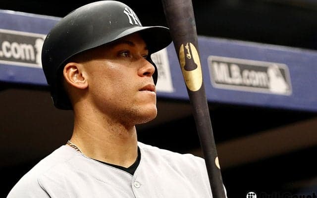 ヤ軍ジャッジが豪快な守備で魅了　右中間へのライナーをダイビングキャッチ