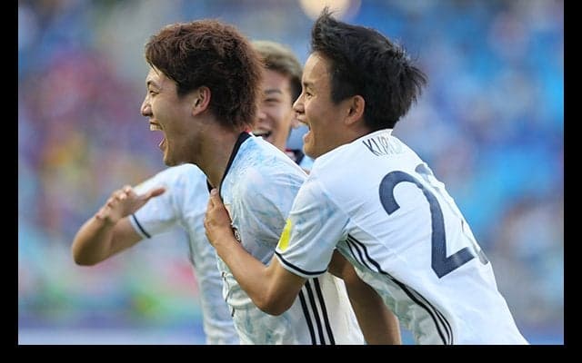 【U-20 日本代表 南アフリカ戦レポート】天才レフティーの共鳴。久保→堂安の逆転弾