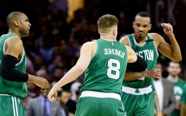 最大21点差を覆したセルティックス、劇的な決勝3ポイントシュートでキャバリアーズのプレーオフ連勝記録を阻む