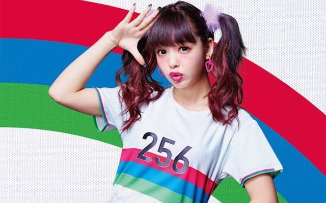 藤田ニコル、ツインテール＆セーラー服姿に反響「あと十年は似合いそう！」