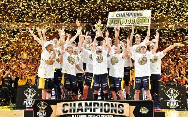 大接戦を制してBリーグ初代王者の称号を勝ち取ったのは栃木ブレックス、田臥勇太「こんなにうれしいことはない」