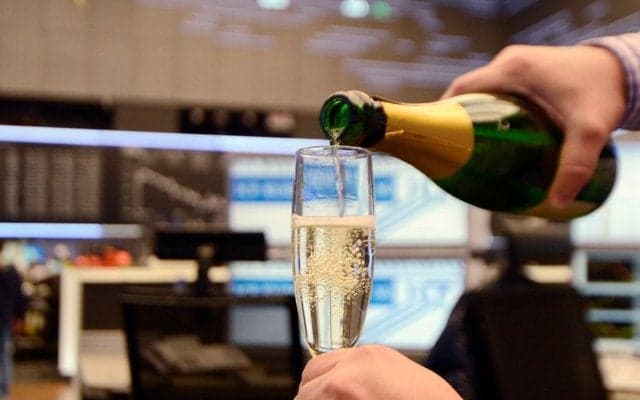 赤西仁、二日酔いの顔が“あのジャニーズアイドル”に似てる？「いつも目がこうなる」