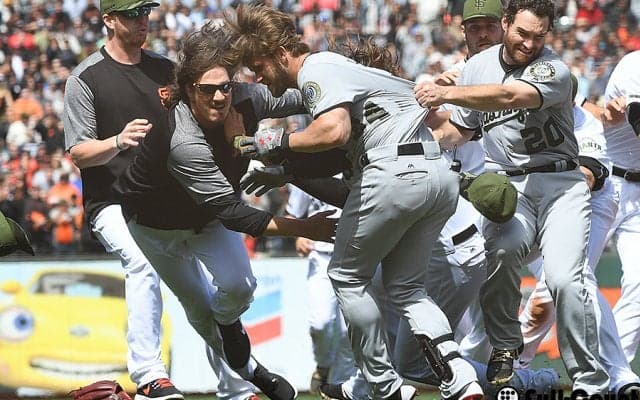 ハーパーが死球に激怒→壮絶殴り合いも…「誰も球場で喧嘩なんかしたくない」